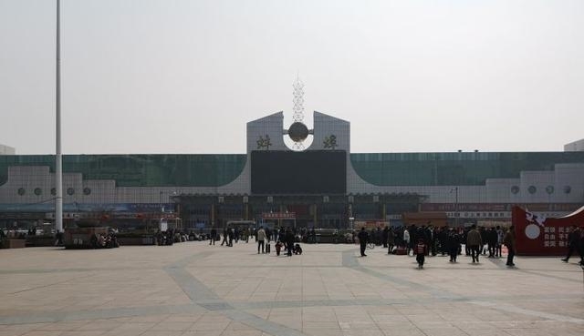 蚌埠作为一个较小的城市，为什么铁路线如此发达？