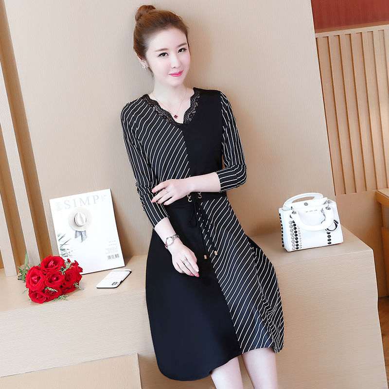 这裙子确实有点贵，但上身很迷人，去夜店穿，回头率超高