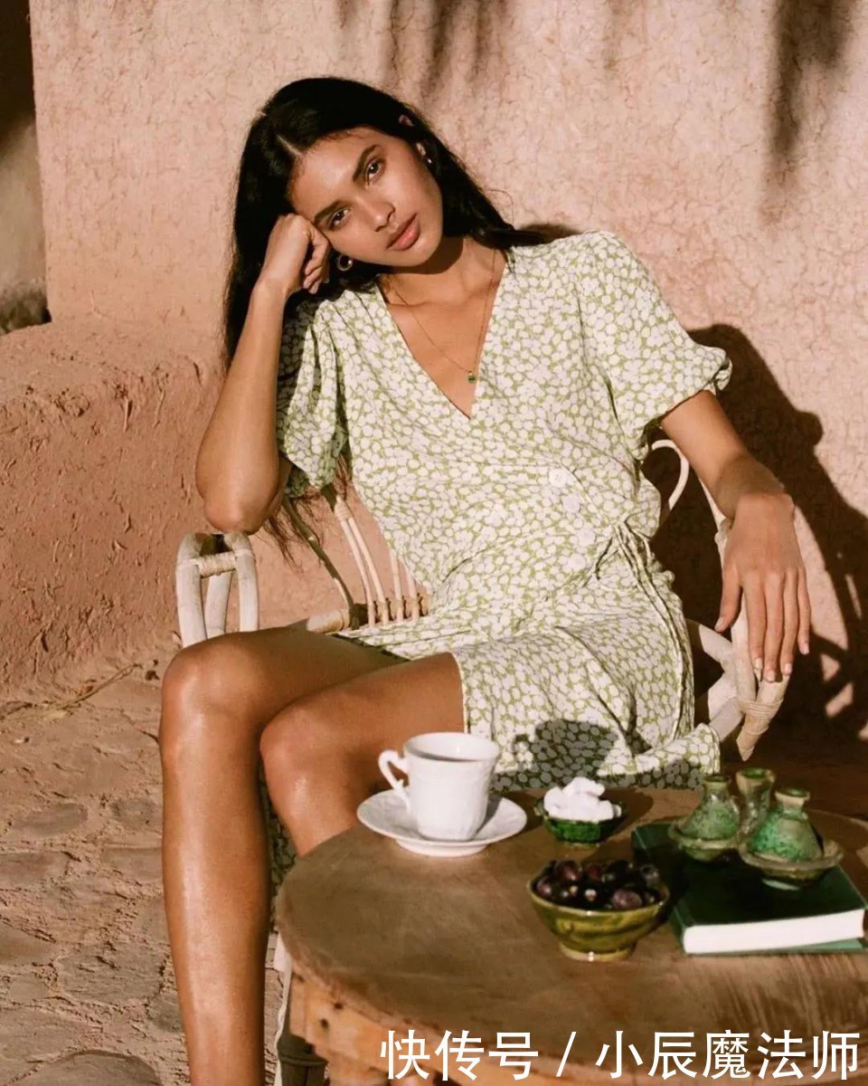 『复古方领』高级又时髦,照着穿回头率200%!