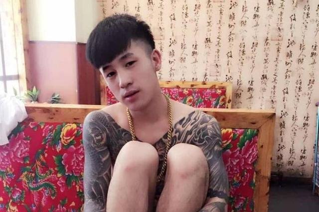 快手乱象何时休美女主播被曝打人，堪比黑社会！