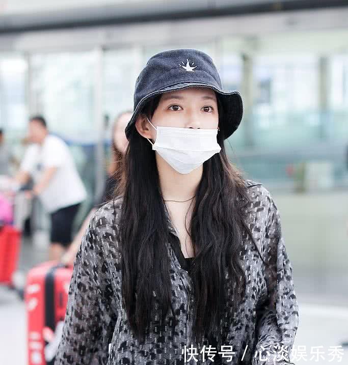 女星秀“美腿”,程潇呆萌,王子文“穿裙子”,戚薇最美!