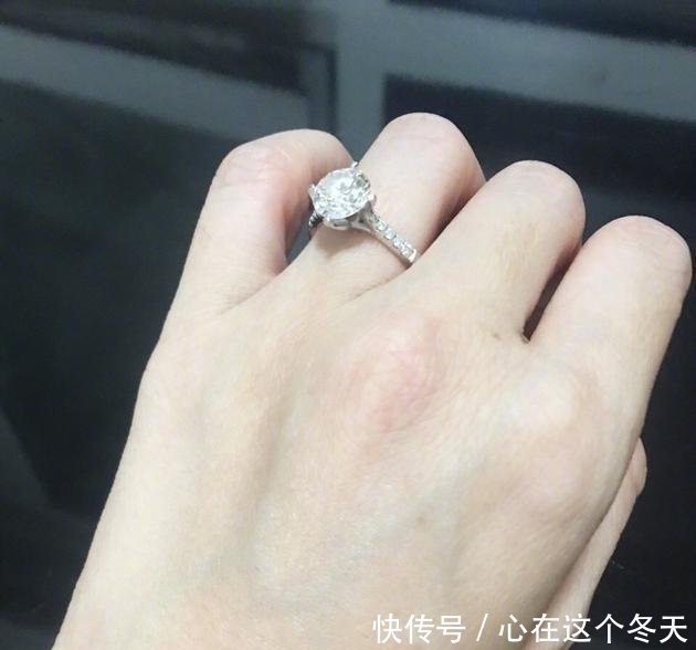 坐实怀孕 叶璇母性大发狂买婴儿衣, 刷爆信用卡遭男友没收