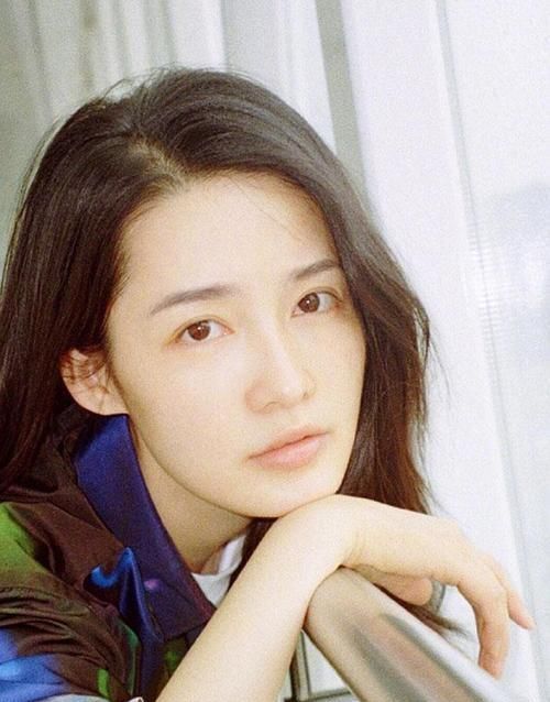  【看起来】精致的女人，懂得妆感不能过厚，化好这4个地方就行，还不易脱妆