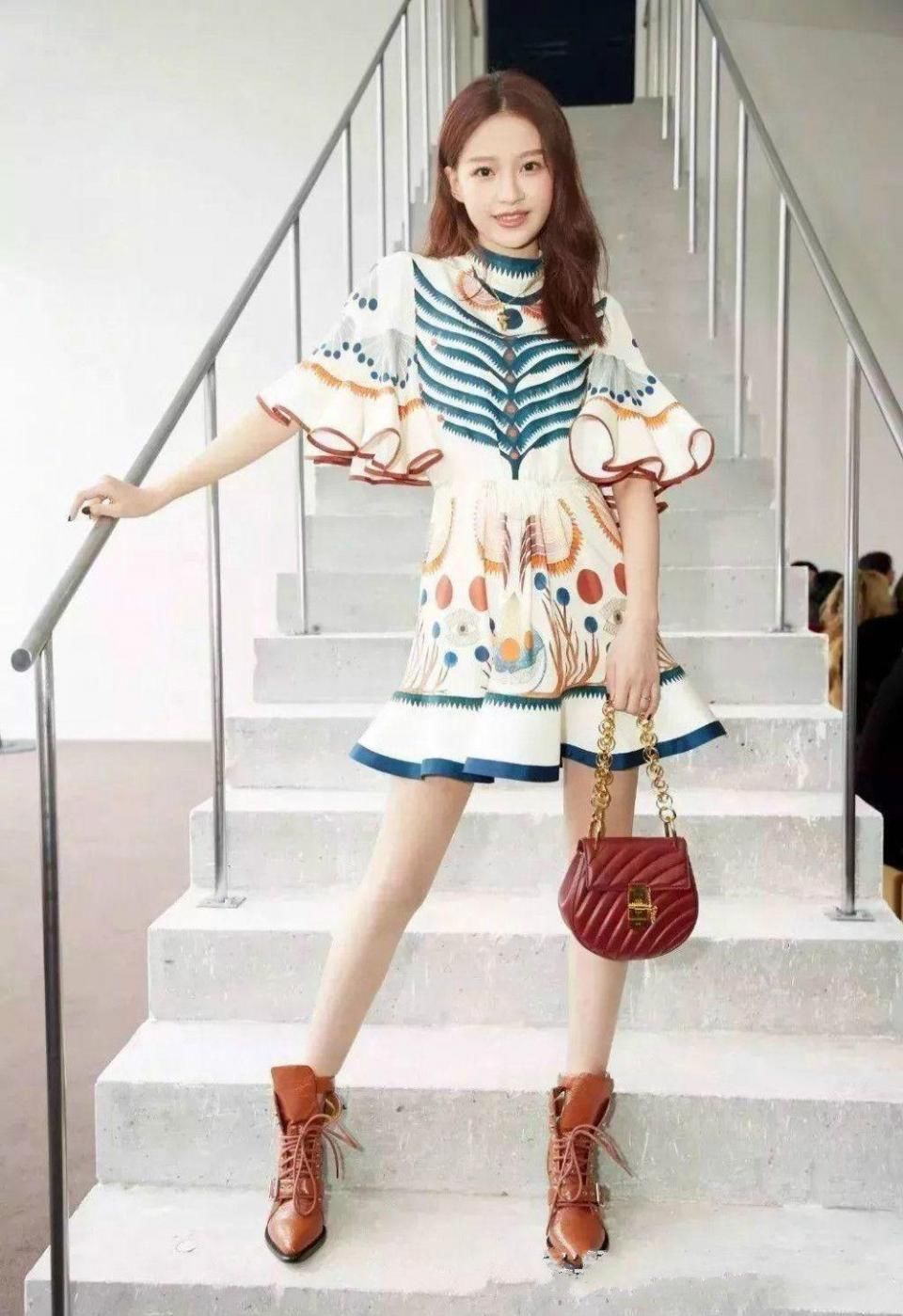 孙怡哪里像生过娃?腿细成两根针，体重不过90斤!