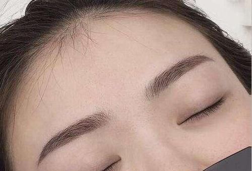  女生@为什么医生不提倡女生“纹眉”？三个理由告诉你原因，幸好没跟风