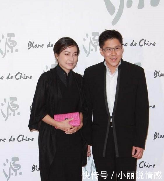 郭晶晶一改朴实风，终于穿得像名媛，网友却紧盯她胸口红斑看不停