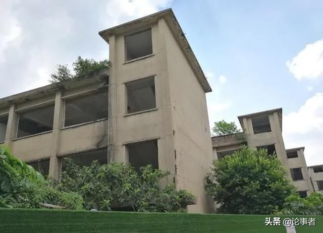  工业园：深圳某工业园搬走，曾经的厂房成了废墟，以后会建成什