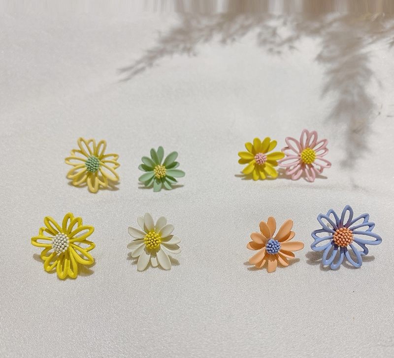  『不对称』好看的花朵耳环，配春装夏装都很OK