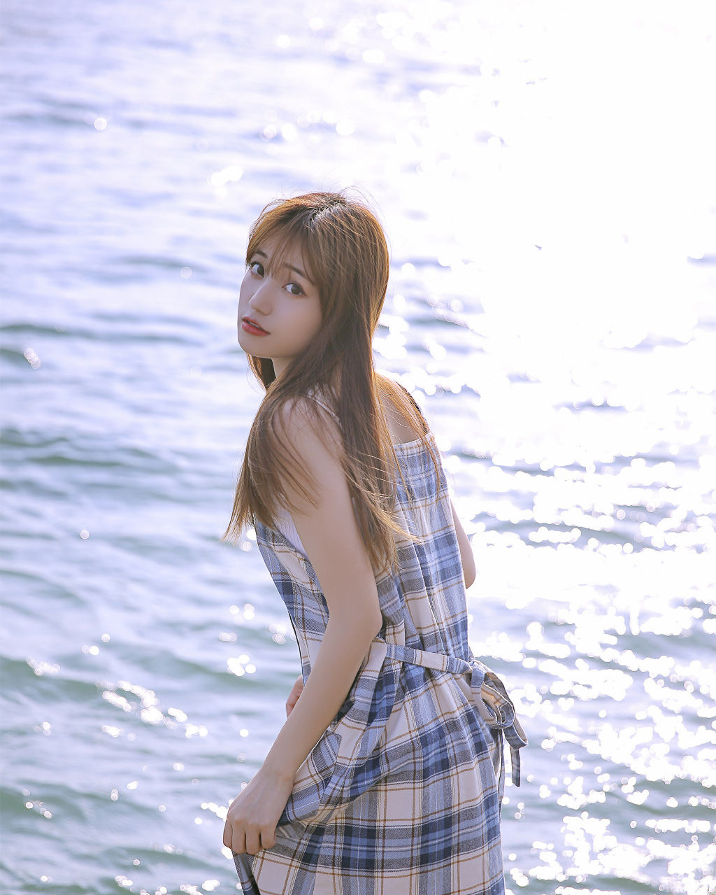  『美女』极品长发美女海边清爽养眼写真图片