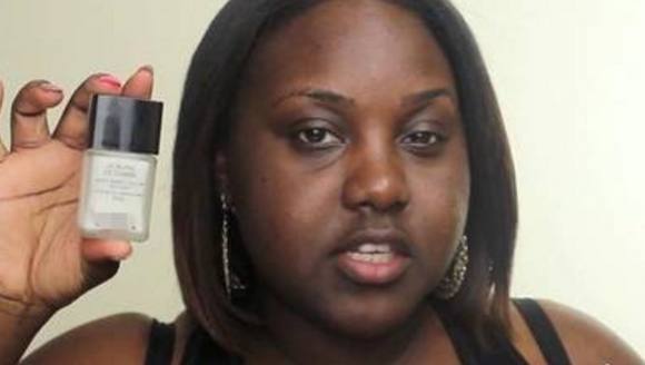 黑人妹子要去相亲,化妆竟然用半斤粉底,不料遭到对方一见钟情!