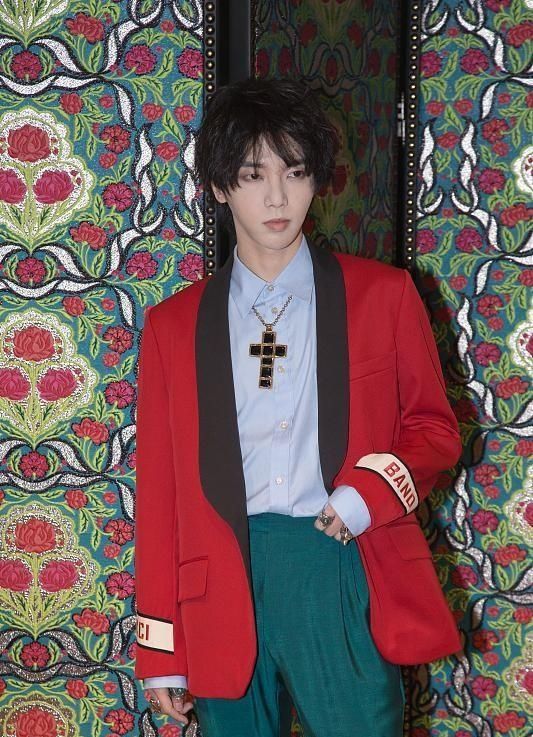  瞬间：难怪华晨宇忘不掉前女友，看到他和前任的合照，网友：瞬间明白了