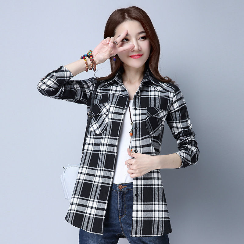 这才是早秋流行“小衫+半裙短小”，赶紧来看看下面女人，超美嫩