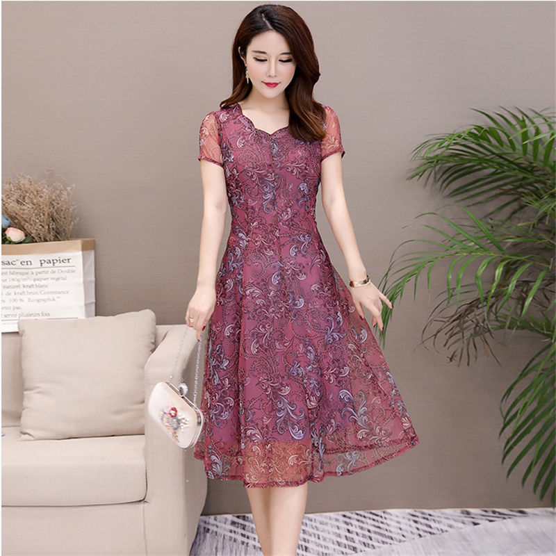 瞧瞧!新出“高档红”妈妈装，竟比旗袍洋气，难怪婆婆一买就5件