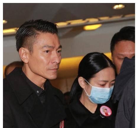  刘德华@最牛富二代，从小被4个保镖保护，3个保姆伺候，5岁就拥有12亿！