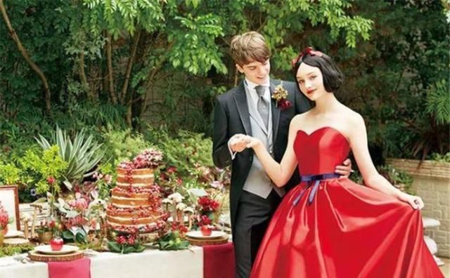 『婚纱』迪士尼这么火,还有人不知道它们出过公主同款婚纱?想马上嫁人