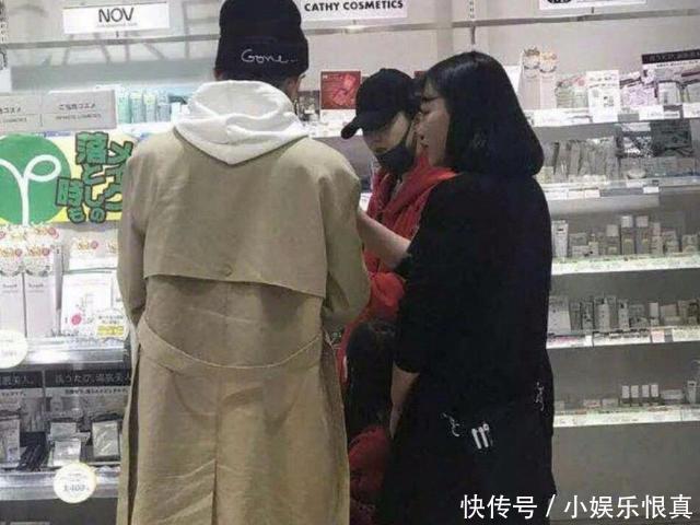 女星对口红有多疯狂？杨幂口红几百只，她的口红能逼死强迫症