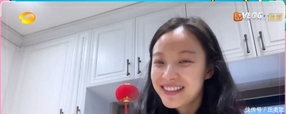  「补救」何炅罕见做错误示范，节目组帮忙补救，他自己的神级救场也很精彩
