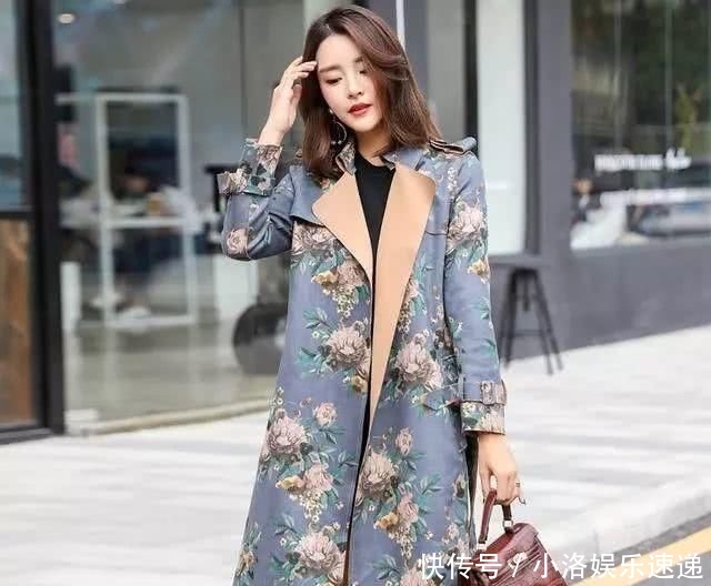 「长款过膝」长得不够洋气?这些时尚感爆棚的发型和外搭,教你即刻变身潮女