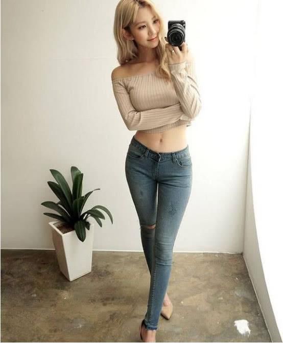 好看的不得了的紧身牛仔裤，让你的迷人气质更出众