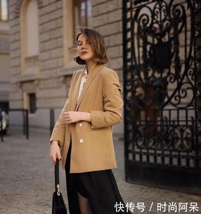 『你好』薄外套加仙女裙才是春天的打开方式,显瘦又显高,让你好看到爆