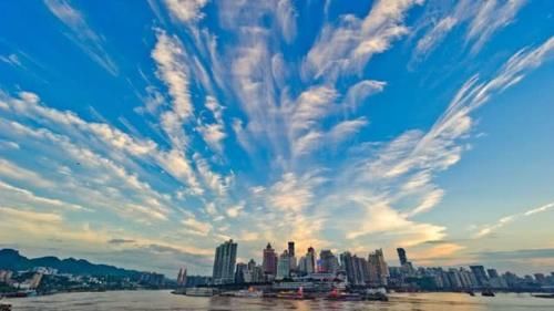  GDP@2019年GDP高达2.35万亿，这座国内人口最多的城市，比省都富