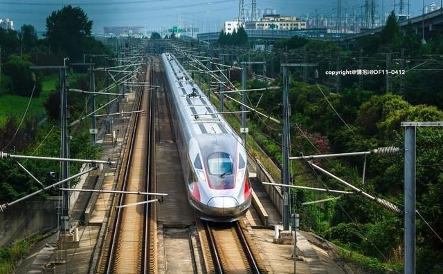 四川这座320万人的城市终于翻身了，将迎来两条时速350公里的高铁