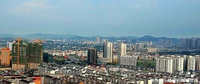  「涟钢」湖南一座“十字型”铁路枢纽城市，发展潜力大，你想来