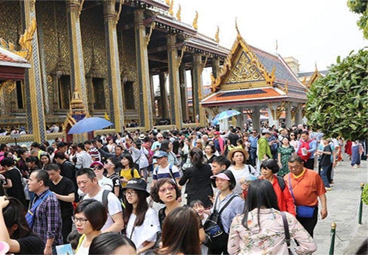 泰国人妖评亚洲游客韩国人爱占便宜,日本人文明,中国人一个字