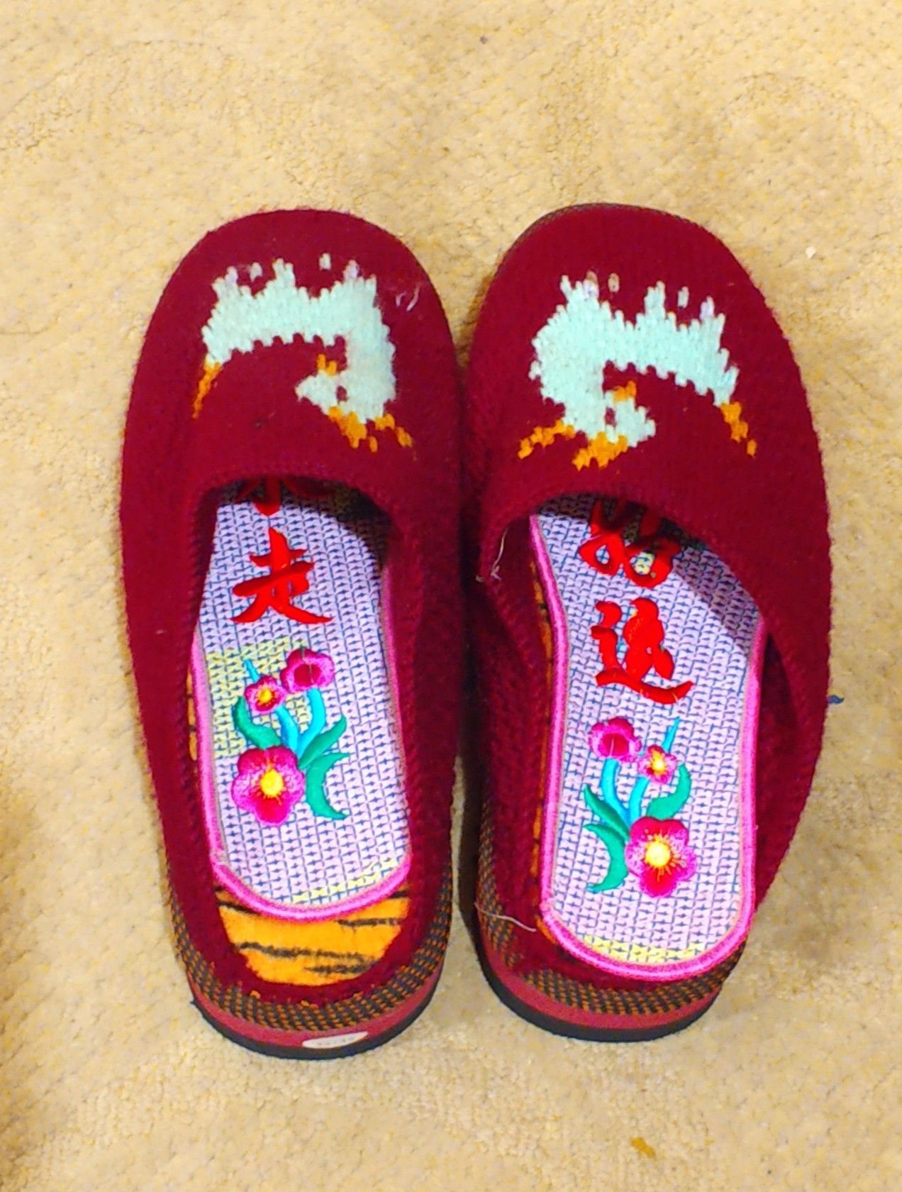  [手工]黄冈直击｜山东首批援助湖北医疗队员：休整期间，当地百姓给我们送来了手工制作的鞋垫