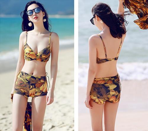 花纹分体式比基尼泳衣，聚拢又显身材，让你走在沙难上更胜美景！