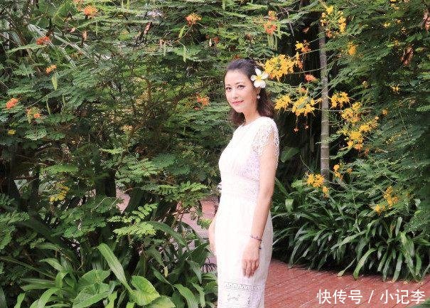 她不能生育被婆婆劝离婚，不愿分手只好领养儿子，美得倾国倾城！