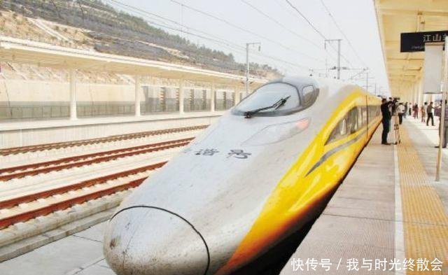  高铁■中国这辆“黄色”高速列车，从不搭乘客，永远是空的，却