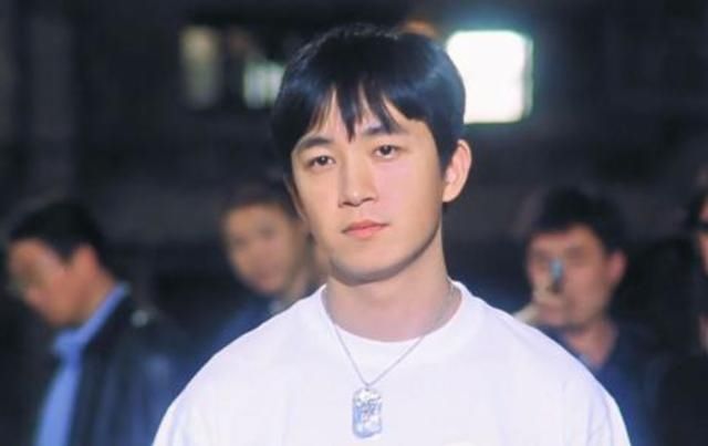  反目成仇■潘粤明鲜肉的一生，与董洁结婚4年反目成仇，现如今还没走出？