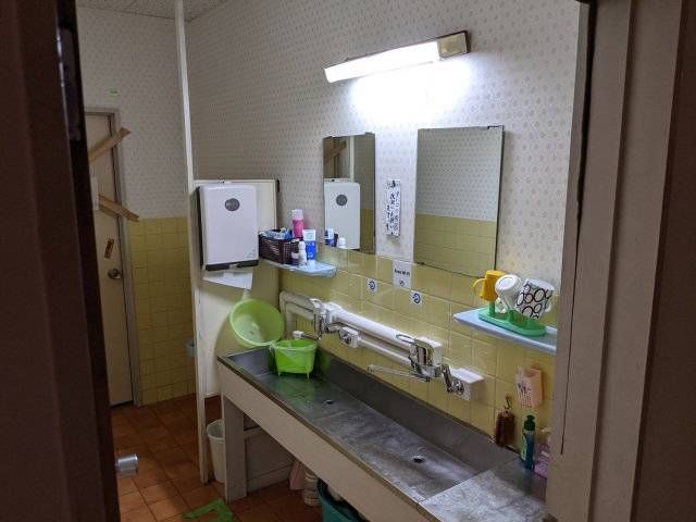 日本旅馆推“无隐私房间”8块钱住一晚，亲历者却这样吐槽……