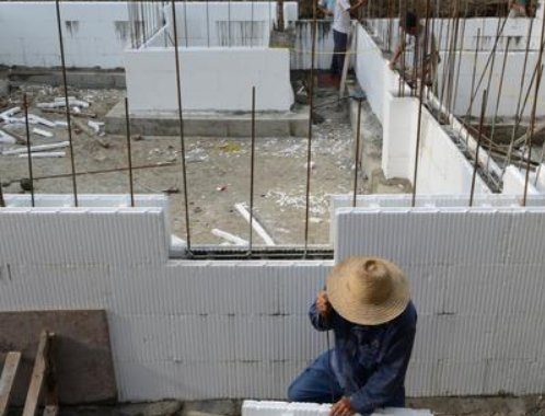  #时间#农村建房混凝土楼板总有裂缝，时间长还会出现渗水问题，