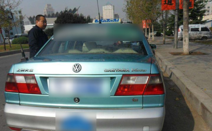  「加油工」为啥出租车师傅中午才去加油？加油工：这是懂车的！