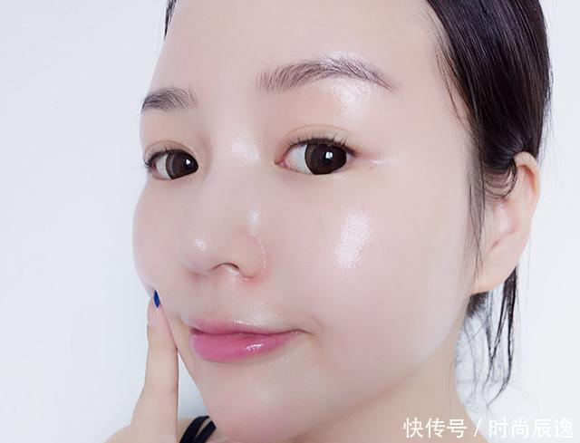 一种五元三瓶的它，睡前加蜂蜜洗脸，三周轻松祛斑，皮肤光滑嫩白