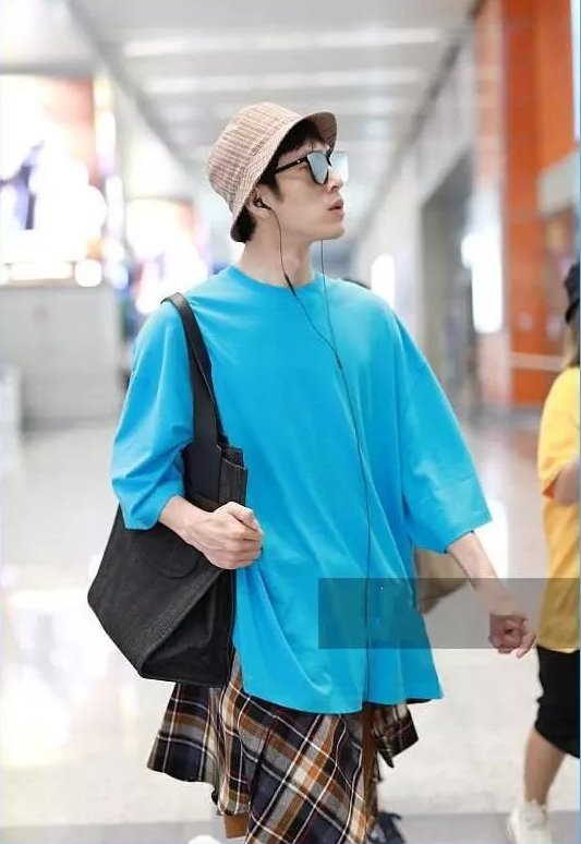 都是分手后现身，看看纪凌尘和井柏然的机场照，网友:差距太大了