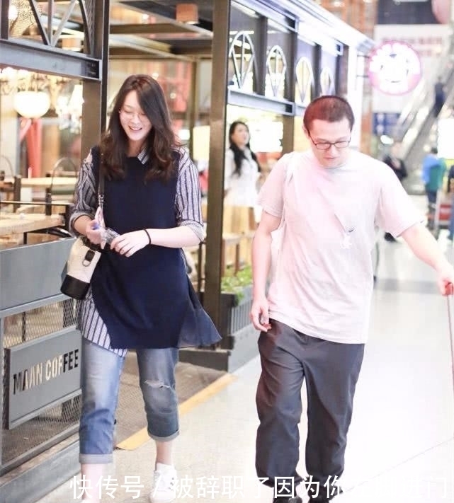  【那种】惠若琪穿裤子，腿比老公还粗，穿裙子身材很迷人！