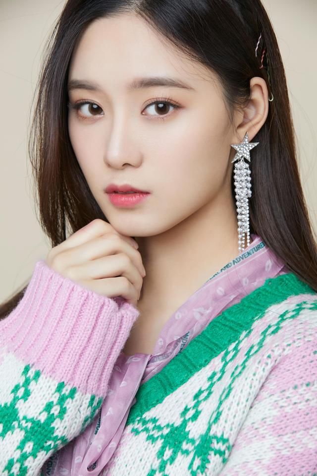  #徐艺洋#创造营2020人气大火的徐艺洋全新宣传照气质满分