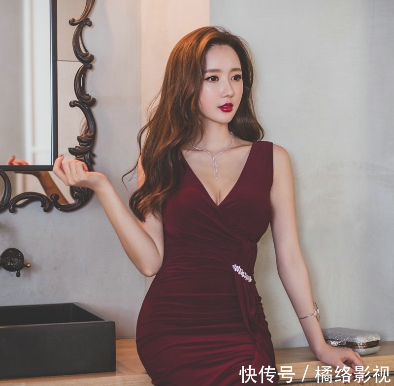 [ 说不出]有一种说不出的魅力，长发如波浪一般滑腻柔软