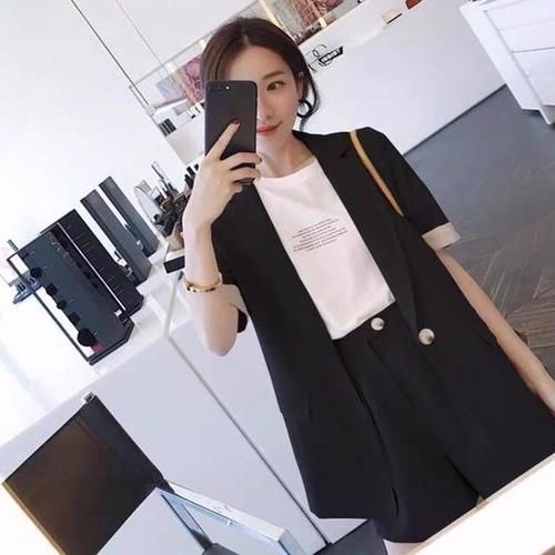  [气质]今春很流行的西装三件套，照着穿，绝对让你的气质有增无减