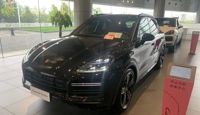  车轮：248万元买到全新卡宴turbo，提车时车主：22寸车轮美的出乎预料