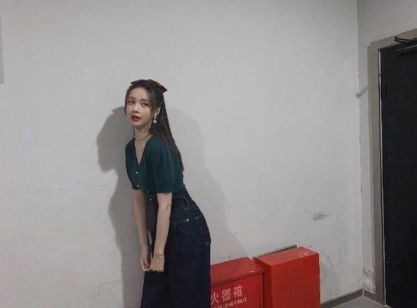 「 感觉就像」越看越认不出了,按baby整了沈梦辰晒美照五官精致如芭比娃娃