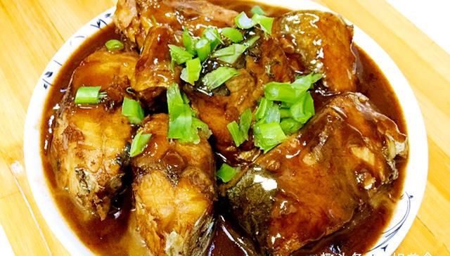  鲅鱼■做鲅鱼时，别再加水炖了，牢记此3点，鱼肉鲜美不腥气，又鲜又香