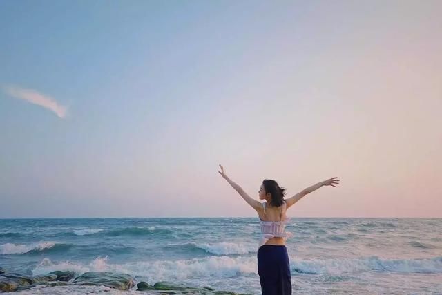 ZARA牛仔裤、Mango小裙子丨初秋明星好看私搭！