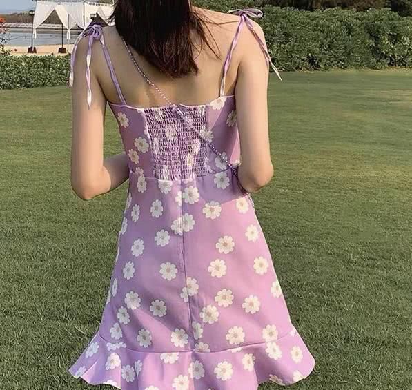  「高调」今年的时尚配色够高调，做够“宅女”，是时候做女王了