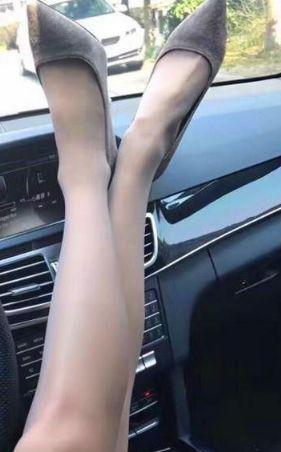 彩色高跟鞋的时尚搭配，小仙女们看了都心动了，简直太美了