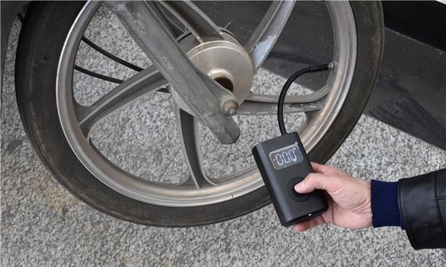  [汽车]老罗直播带货米家充气宝，4分钟狂卖4000台，能给汽车打气？