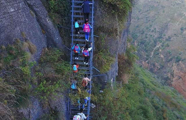 曾花费6亿资助的悬崖村，现在情况如何？网友：6亿就建了个梯子？